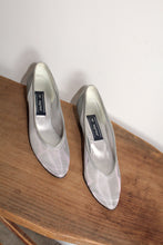 Load image into Gallery viewer, 1980s Silver Mesh &amp; Leather Slip On Heels - Size 9