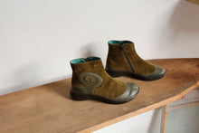 Load image into Gallery viewer, Y2K Brown Suede &amp; Leather NAOT Boots - Size 39