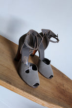 Load image into Gallery viewer, 1940s Grey Suede Ankle Strap Pumps - Size 7.5/8