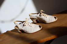 Load image into Gallery viewer, 1940s White Quilted Leather Lace Up Heels - Size 7