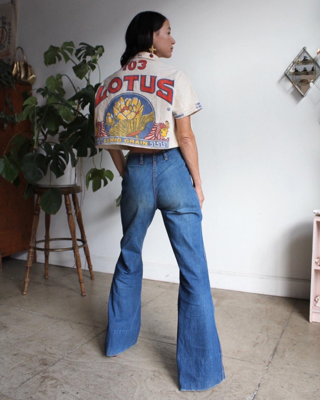 Rare 1970s Dark Wash High Waisted Bell Bottom Jeans 3 Women