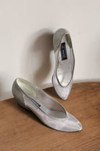 Load image into Gallery viewer, 1980s Silver Mesh &amp; Leather Slip On Heels - Size 9