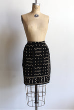 Load image into Gallery viewer, 90s Black Silk Mud Cloth Print Wrap Skirt