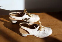 Load image into Gallery viewer, 1940s White Quilted Leather Lace Up Heels - Size 7
