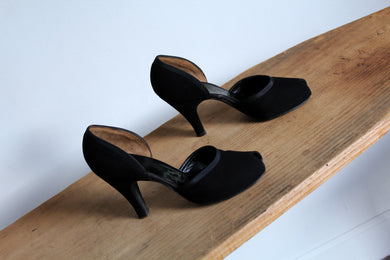 1940s Black Suede Pumps - Size 7/7.5