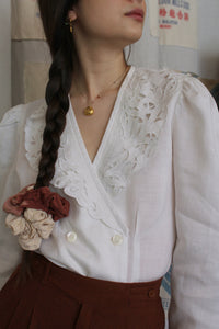 1980s Oleg Cassini White Linen Cutwork Lace Blouse 