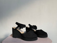 Load image into Gallery viewer, 90s Black Leather Peep Toe Wedge Shoes