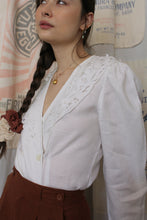Load image into Gallery viewer, 1980s Oleg Cassini White Linen Cutwork Lace Blouse 