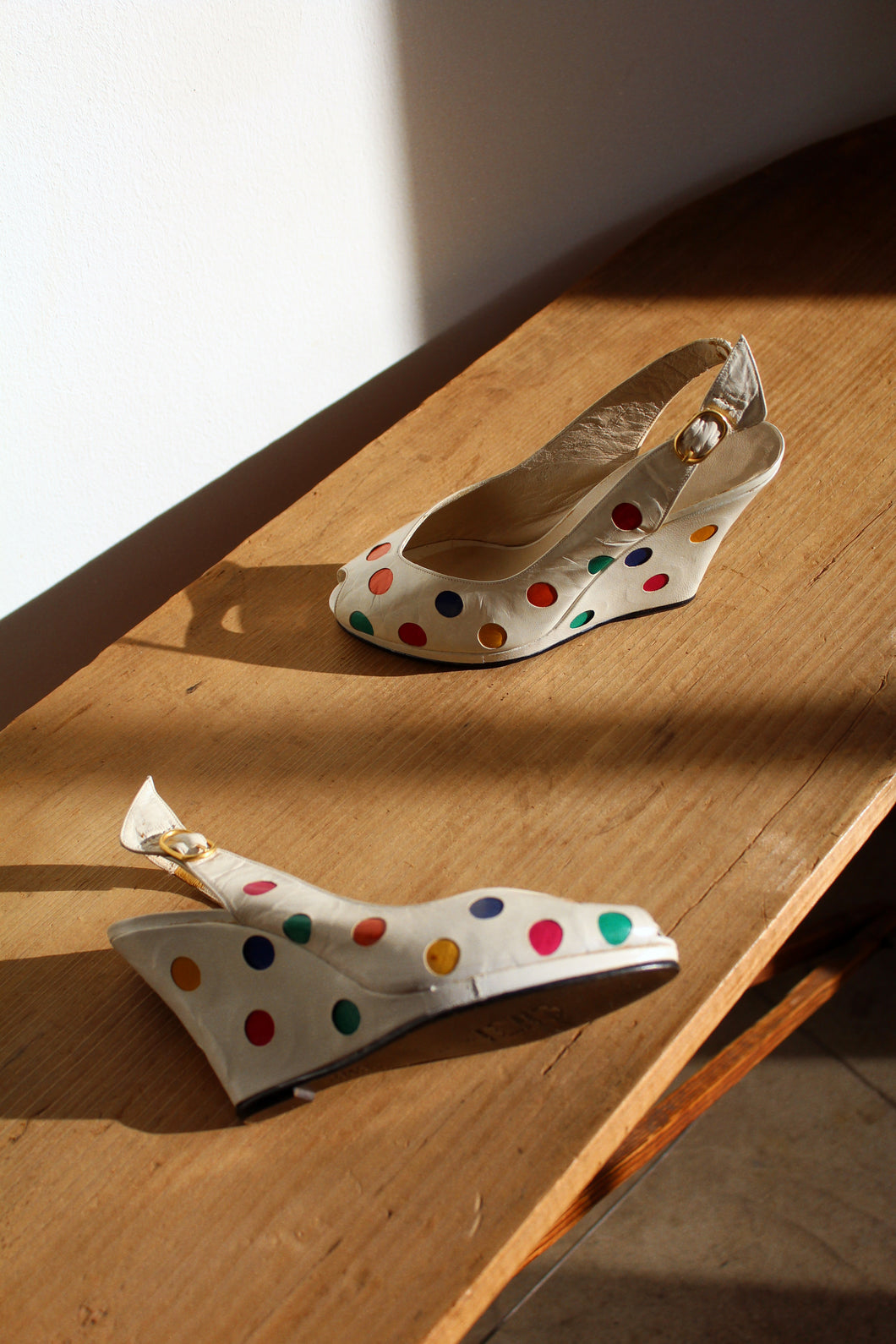 1980s does 1940s White Leather Polka Dot Sling Back Wedges - Size 5.5
